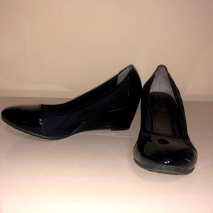 Black professional wedges size 6.5 - Life Strides